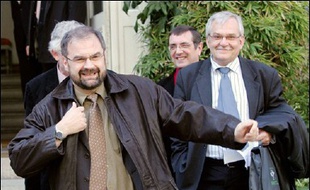 François Chérèque a inauguré mercredi après-midi cette série de rencontres qui s'étaleront jusqu'à vendredi. Le Medef sera notamment reçu jeudi matin et l'Unef jeudi après-midi. "On a eu une écoute, mais ils nous ont dit qu'ils nous répondraient après avoir reçu tout le monde", a déclaré à la sortie le secrétaire général de la CFDT.