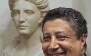 A cet égard, le commissaire à la diversité, Yazid Sabeg, doit remettre vendredi ses propositions au président Nicolas Sarkozy, après avoir confié à une commission le soin d'élaborer "la mesure de la diversité et des discriminations" en se fondant sur "l'appartenance à une communauté".