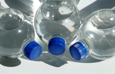Pouvez-vous encore boire l’eau d’une vieille bouteille en plastique ?