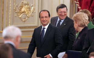 Les dirigeants européens, réunis mardi à Paris pour une grande conférence sur l'emploi des jeunes, ont souligné à l'unisson la nécessité d'"aller vite" pour réduire le chômage des moins de 25 ans, qui sont aujourd'hui près de 6 millions en Europe.