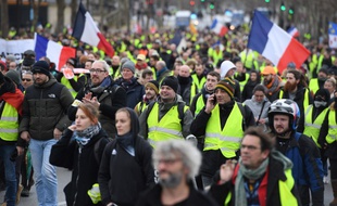 Des "gilets jaunes" à Paris lors de l'acte 11 du mouvement