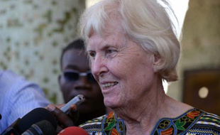 L'ex-otage australienne, Jocelyn Elliott, parle le 8 février 2016 à la presse à Ouagadougou après sa libération