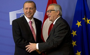 Le président turc Recep Tayyip Erdogan et le président de la Commission européenne Jean-Claude Juncker, à Bruxelles le 5 octobre 2015.