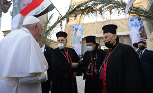 Le grand ayatollah Ali Sistani, plus haute autorité religieuse pour la plupart des musulmans chiites d'Irak et du monde, a reçu samedi le pape François dans la ville sainte chiite de Najaf.