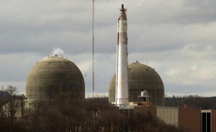 Vue de la centrale nucléaire d'Indian Point, sur les bords du fleuve Hudson, à Buchanan dans l'Etat de New-York, le 22 mars 2011