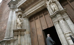 Fronton et entree de l'Eglise de la Dalbade