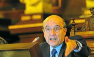 Alain Juppé s'est montré agacé des attaques contre les grands projets.