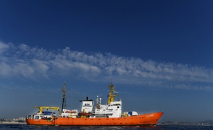 L'«Aquarius» quitte le port de Marseille