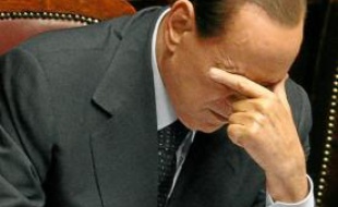 L'agence doute que Berlusconi puisse répondre aux défis posés par la crise.