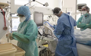 A l'hôpital de Cannes, le 9 avril 2020.
