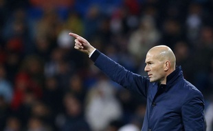 Zinédine Zidane sur le banc du Real Madrid en février 2017.