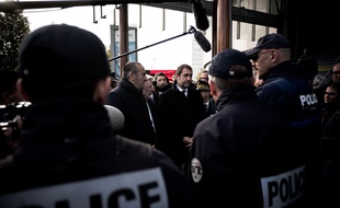 Le ministre de l'Intérieur, Christophe Castaner, fait face au malaise des policiers