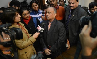 L'Inde a demandé vendredi aux Etats-Unis de rappeler un diplomate de leur ambassade à New Delhi, nouvelle mesure de rétorsion dans une mini-crise diplomatique née de l'arrestation d'une consule indienne à New York qui semblait pourtant en voie de résolution.