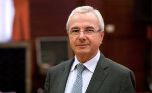 Jean Leonetti, ministre sortant des Affaires européennes, souhaite la signature d'un nouvel accord d'association entre le Parti radical, dont il est vice-président, et l'UMP, où il a co-fondé un courant centriste, les "Humanistes".