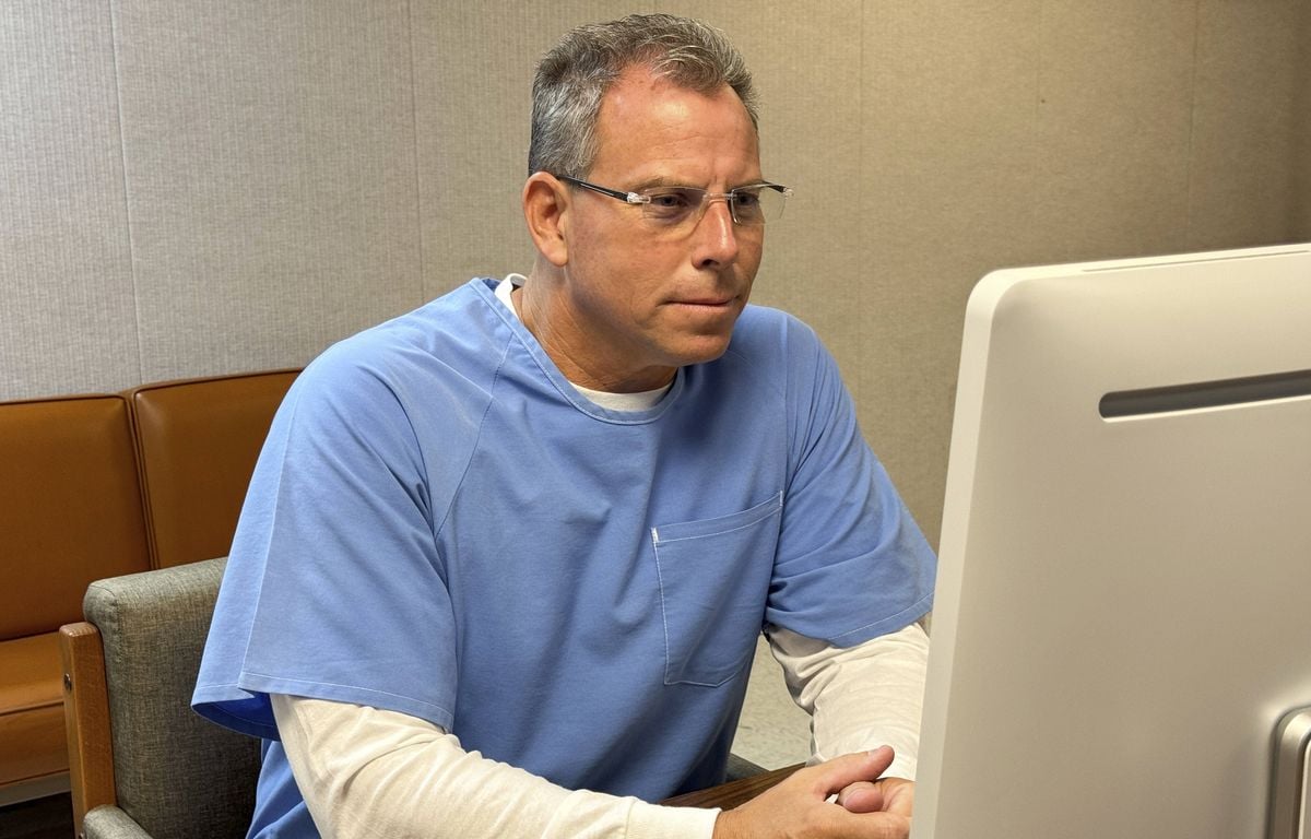 Etats-Unis : L'un des frères Menendez, Erik, voit sa demande de libération conditionnelle rejetée