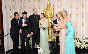 L'équipe de «The Artist» après la cérémonie des Oscars 2012.