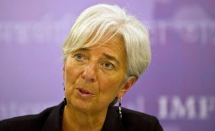La directrice générale du Fonds monétaire international (FMI), Christine Lagarde, a mis en garde mardi contre une hausse des prix du pétrole qui affecterait l'économie mondiale en cas d'interruption des exportations de brut iranien.