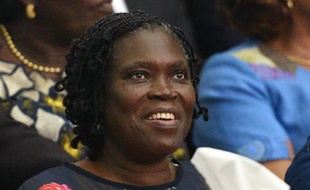 Simone Gbagbo, ex-première dame de Côte d'Ivoire, sur le banc des accusés lors de son procès à Abidjan, le 26 décembre 2014