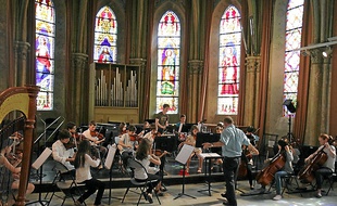 Dans la chapelle rue Candolle, seuls de petits ensembles peuvent jouer.