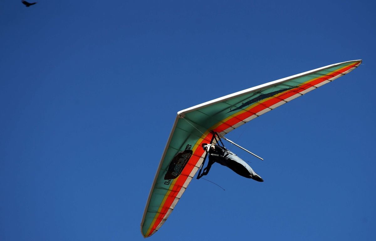 Hautes-Alpes : Un homme de 65 ans meurt en faisant une chute de 20 mètres en deltaplane