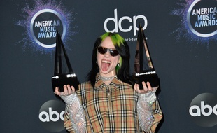 La chanteuse Billie Eilish aux American Music Awards