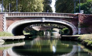 La Canal de Brienne, le long de l'allée de Barcelone.