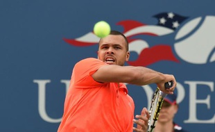Jo-Wilfried Tsonga lors du match l'opposant à Marin Cilic à l'US Open le 8 septembre 2005 à New York