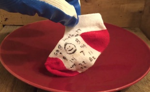 La chaussette se dissout en quelques minutes.