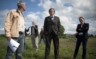 Stéphane Le Foll, ministre de l'agriculture et de l'environnement, en campagne pour les élections législatives dans la Sarthe, le 4 juin.