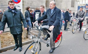 Gérard Collomb exhorte le PS à ne pas faire de la retraite à 60 ans un « tabou ».
