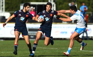 Romain Ntamack lors du match de l'équipe de France des moins de 20 ans contre l'Italie, à Cagliari, dans le cadre du Tournoi des VI Nations de la catégorie, le 10 mars 2017.