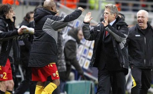 L'entraîneur lensois Lazlo Bölöni, le 15 janvier 2011, au stade Bollaert.