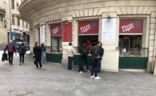 Seuls les restaurants proposant de la vente à emporter restent ouverts à Marseille.