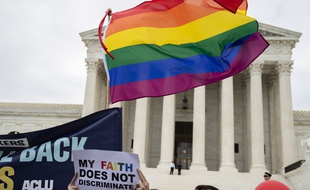 Des personnes LGBT manifestent devant la Cour suprême à Washington (Etats-Unis), en octobre 2019.