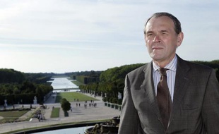 L'ancien ministre de la culture Jean-Jacques Aillagon annonce dans une tribune publiée jeudi dans Libération qu'il ne soutiendra pas Nicolas Sarkozy lors de la présidentielle mais votera pour le candidat socialiste François Hollande, grand favori de ce scrutin.