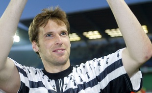 Petr Cech fait ses adieux au public breton après son dernier match sous le maillot rennais, le 23 mai 2004 contre Montpellier.