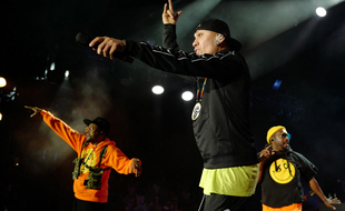 Les Black Eyed Peas (de gauche à droite: will.i.am, Taboo et apl.de.ap) sur scène à Nice, en juillet 2019.