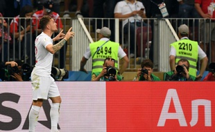 Ça commence très mal pour la bande à Modric... But de Trippier à la 5e minute.