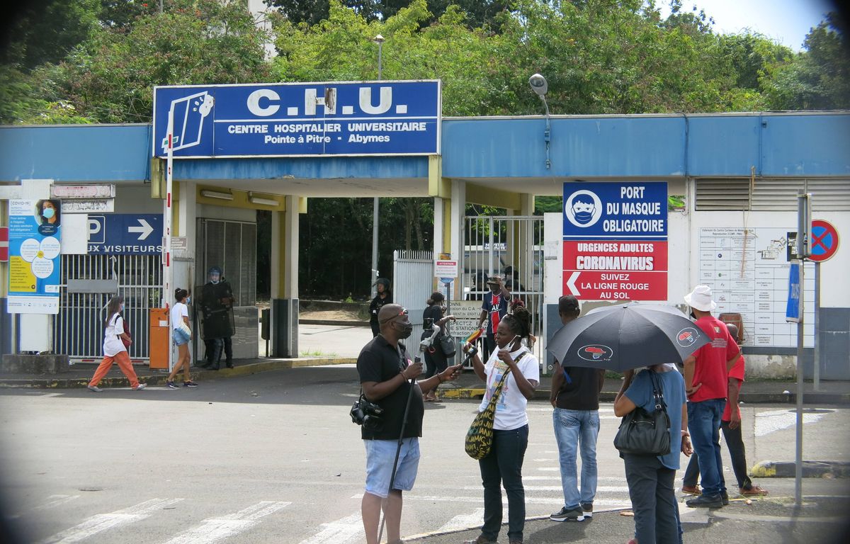 Guadeloupe Des feux de poubelle aux abords du CHU de PointeàPitre
