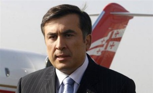 L'état d'urgence à peine levé en Géorgie, le président Mikheïl Saakachvili a annoncé vendredi la démission surprise du Premier ministre Zourab Nogaïdeli et le départ de l'ensemble de son gouvernement, à moins de deux mois de la présidentielle anticipée du 5 janvier.