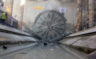 Le tunnelier Elaine chargé de creuser la ligne B du métro a perforé la station Saint-Germain le 19 juillet 2016, à Rennes.