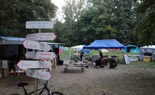 La Zad de Kolbsheim contre le projet autoroutier du GCO rassemble des opposants d'horizons variés.