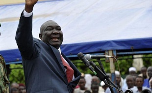 Le nouvel homme fort de Centrafrique, Michel Djotodia, a approuvé jeudi les propositions du sommet de N'Djamena, notamment l'élection d'un président de transition pour moins de 18 mois, a déclaré jeudi le Premier ministre, Nicolas Tiangaye.