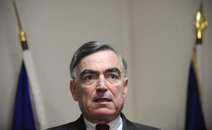 Afin de défendre la position du parquet, le procureur de la République Jean-Claude Marin est venu en personne à l'audience, un fait rarissime: considérant l'ordonnance "formellement régulière", il a assuré au tribunal que le réquisitoire définitif évoqué par la défense "n'existait pas".