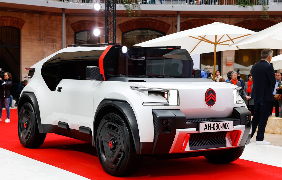 Dromadaire De Course Modele De Voiture Citroen Citroën présente un concept car électrique en carton et pesant à peine une  tonne