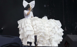 La chanteuse Sia.