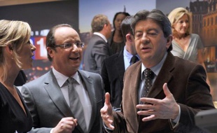 François Hollande a relativisé samedi la bonne dynamique actuelle de Jean-Luc Mélenchon dans la campagne présidentielle, en assurant "respecter" son rival du Front de gauche, mais se présentant comme le seul candidat capable de "faire gagner la gauche".