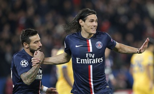 Les Parisiens Ezequiel Lavezzi et Edinson Cavani lors du match de Ligue des champions contre l'Apoel Nicosie, le 5 novembre 2014, au Parc des Princes.