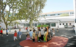 En 2011, Nice a mené 248 chantiers dans 129 écoles pour un investissement de 15,8 millions d'euros. A Nice Flore, l'école élémentaire sera elle aussi bientôt rénovée.