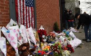 Hommage rendu à deux policiers assassinés en pleine rue la semaine dernière à new York le 21 décembre 2014